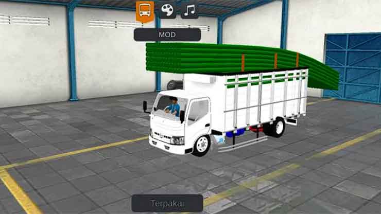 Truck Hino 300 Muatan Bambu